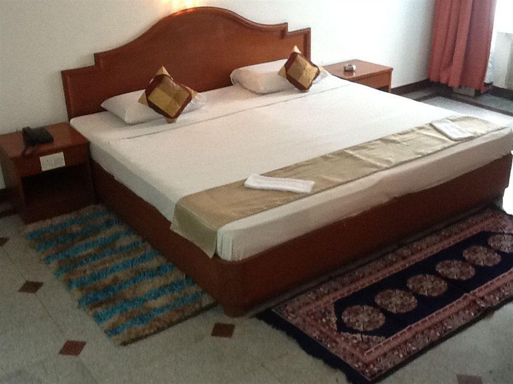 Hotel Kanishka Phg Bangalore Eksteriør billede